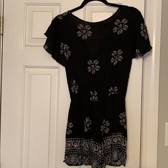 Black and White Romper - Picture 2 of 2